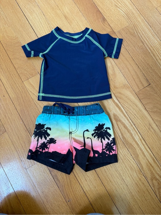 Old Navy Other - Old Navy 0-3 month bathing suit & rash guard